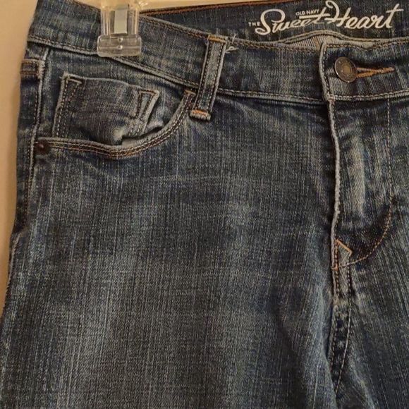 Old Navy Sweetheart Women's size 4 ankle jeans medium wash great condition - Picture 2 of 6